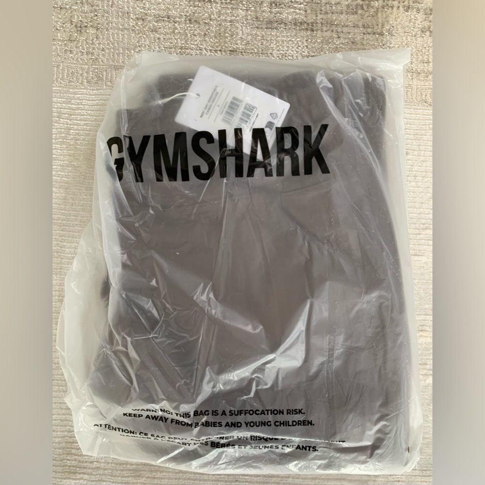 NEW Gymshark Men’s REST DAY ESSENTIALS CARGO JOGGERS - Size MEDIUM Penny Brown